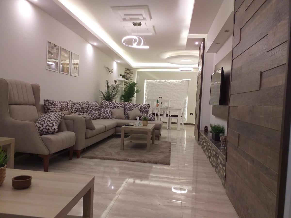 Appartement شقه فندقيه الترا مودرن صف اول كورنيش النيل القاهره بمنطقه المعادي اطلاله مباشره للنيل والاهرامات من جميع الغرف, الطابق التاسع ,very Luxury Firist Row Nile View And Pyramids , Maadi , , Ultra Modern ,level Nine Above The Ground Fl