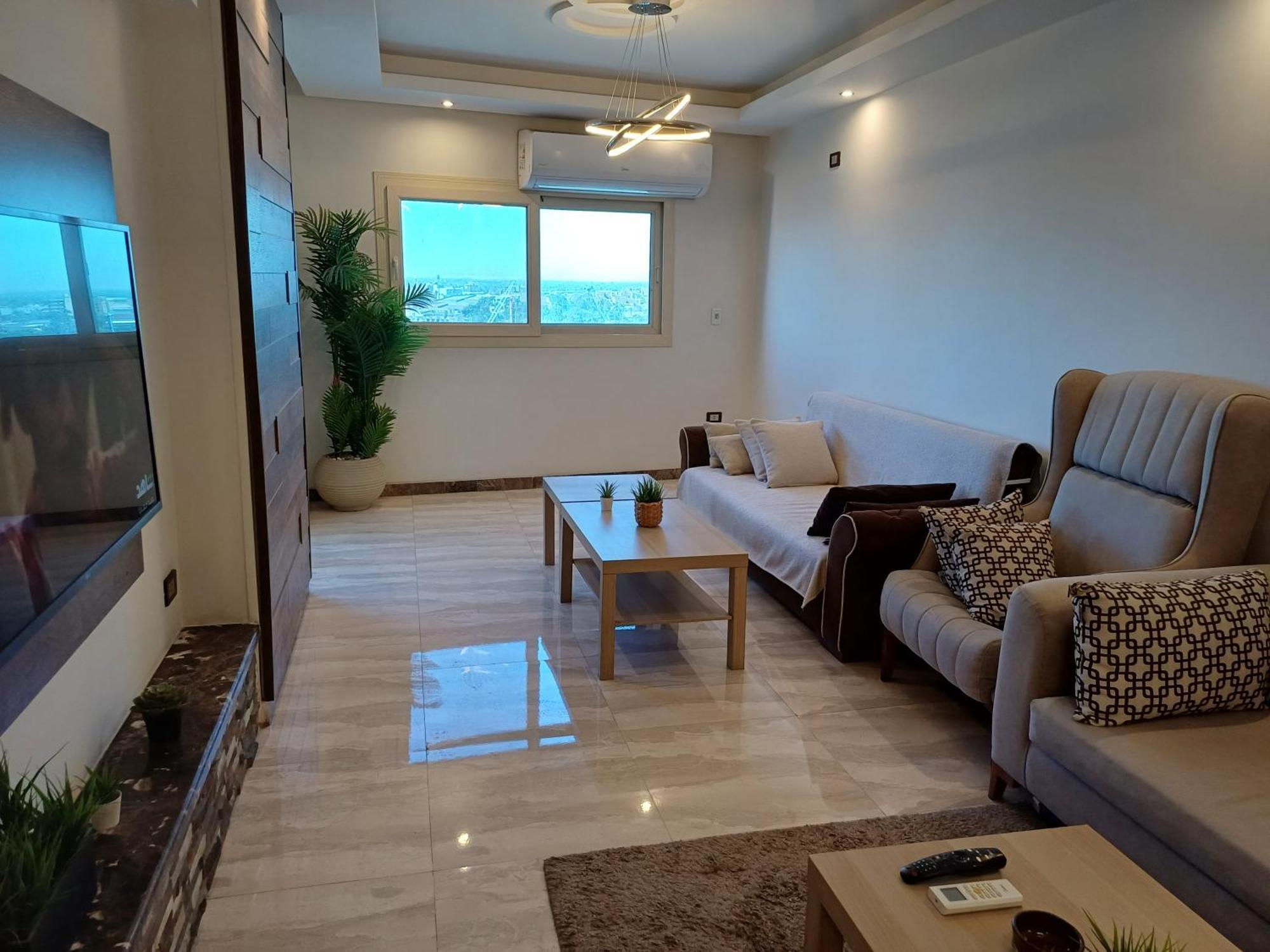 Apartment شقه فندقيه الترا مودرن صف اول كورنيش النيل القاهره بمنطقه المعادي اطلاله مباشره للنيل والاهرامات من جميع الغرف, الطابق التاسع ,very Luxury Firist Row Nile View And Pyramids , Maadi , , Ultra Modern ,level Nine Above The Ground Fl