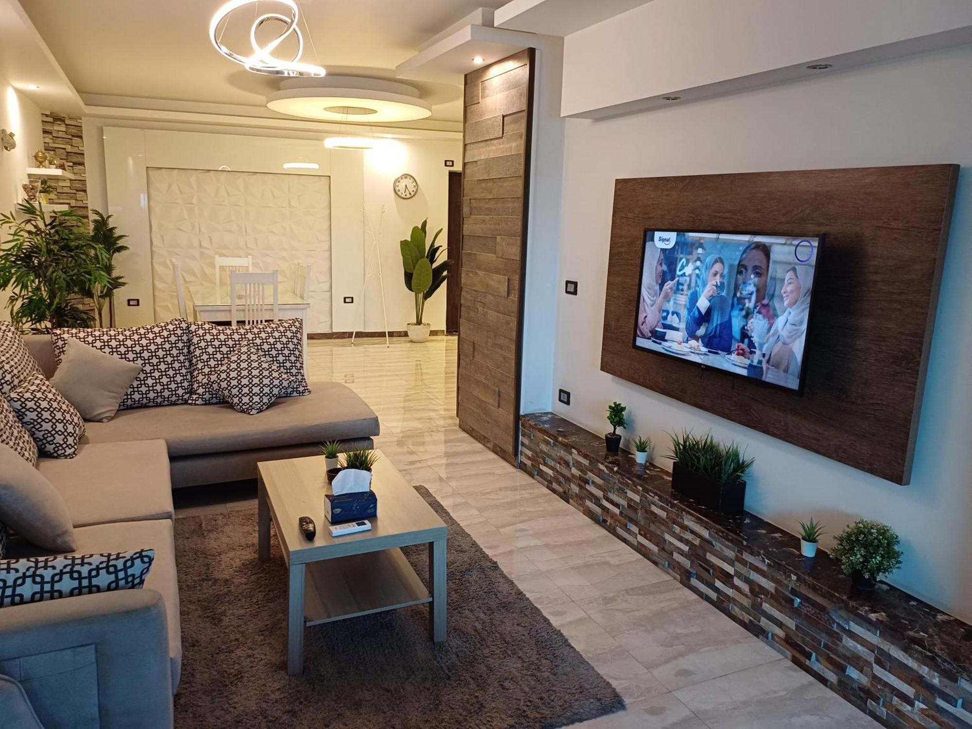 Appartement شقه فندقيه الترا مودرن صف اول كورنيش النيل القاهره بمنطقه المعادي اطلاله مباشره للنيل والاهرامات من جميع الغرف, الطابق التاسع ,very Luxury Firist Row Nile View And Pyramids , Maadi , , Ultra Modern ,level Nine Above The Ground Fl *